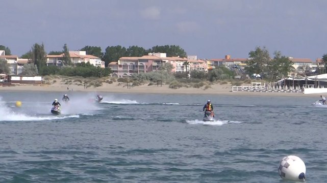 DESNOS MICHEL PRESENTE COURSE DE JET SKI VITESSE CHAMPIONNAT AU CAP D AGDE 18 5 2014