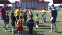Niños en Miami acuden a pruebas de selección para academia del Barcelona