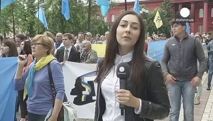 Crimean Tartars defy ban to mark anniversary of Soviet mass deportation