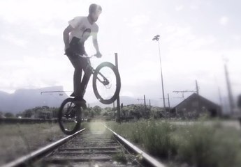 Léo Nobile One Spot One Tricks  Rail 360 to rail - TRIAL