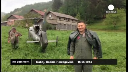 Dramatic helicopter rescue in flood-ravaged Bosnia