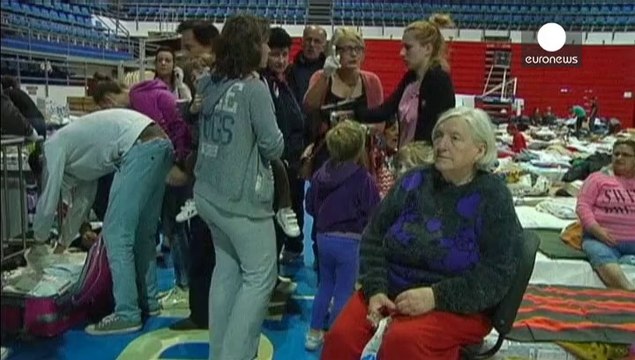 Les appels à l'aide se multiplient en Serbie et en Bosnie