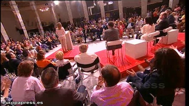 Valenciano critica que Rajoy haya jaleado a Cañete