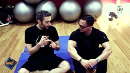 La séquence très sexy de "Show ! Le matin" sur D17