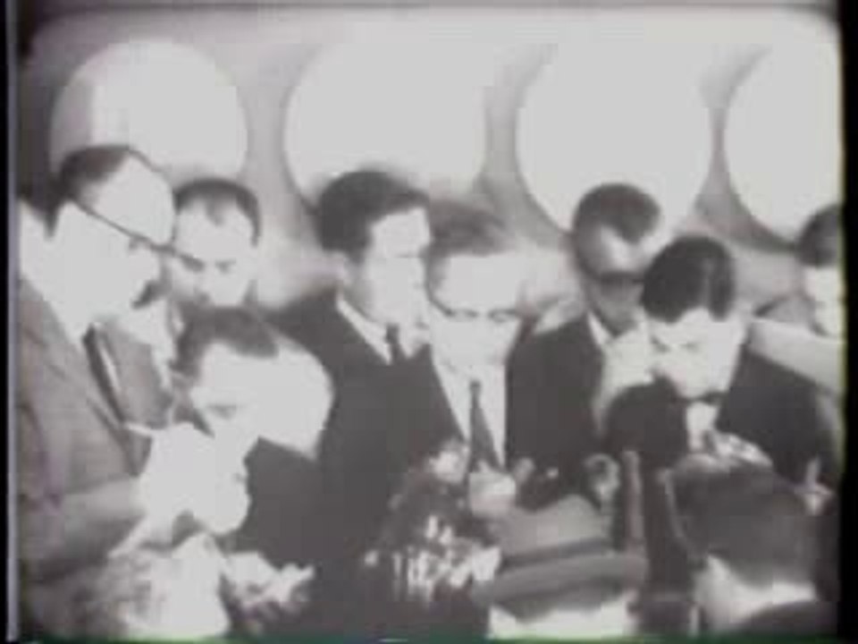 U.N. Secretary General U Thant returns frum Cuba on 1 November 1962