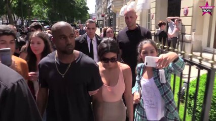 Kim Kardashian son shopping sans soutien-gorge en vidéo