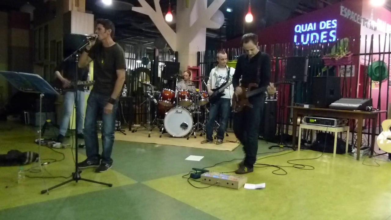 Flying Snails - Everybody knows that you're insane (QOTSA) @ Bar à Jeux du Ludopole