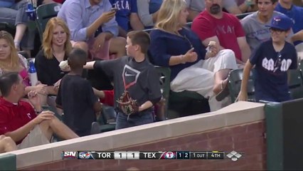 Hatun Kekleyen Beyzbol Taraftarı Çocuk