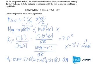 Química: Cálculo de presión total en el equilibrio