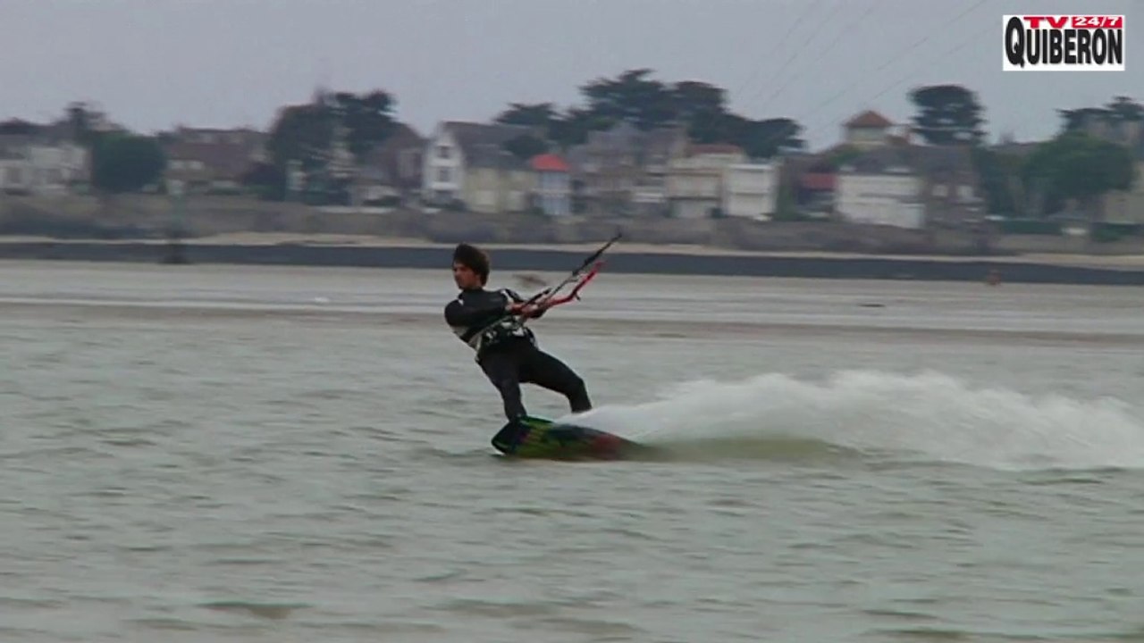 La Baule   |  Kitesurfing dans la Baie - Télé La Baule