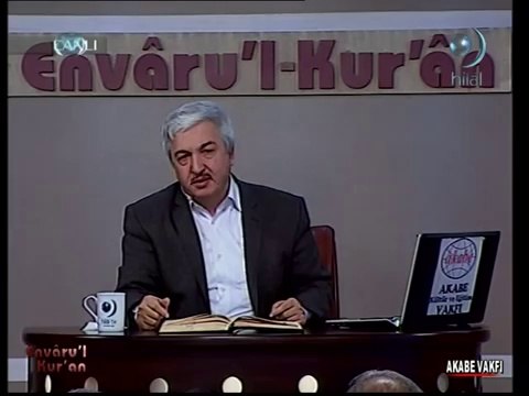 Peygamber bizimle Allah arasında bir aracı değildir! [Prof. Dr. Mehmet Okuyan]
