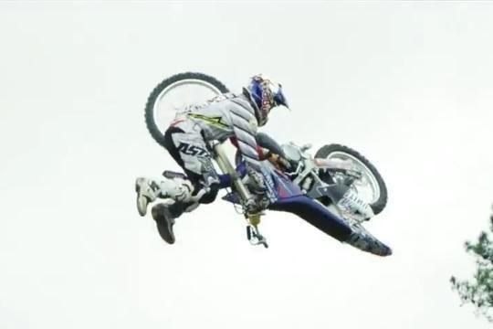 Tom Pages presents The first Bike Flip in FMX - FMX