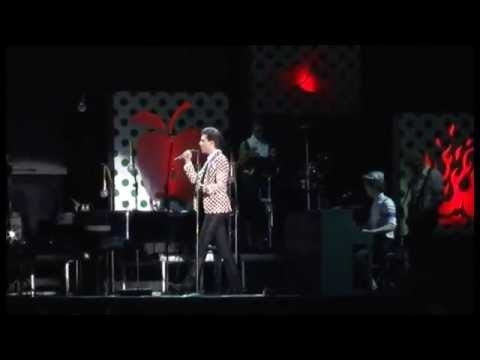 Napoli - 100mila in Piazza Plebiscito per il concerto di Mika 19.05.14)