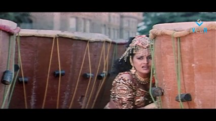 Ezhai Jathi Movie Action Scene -4