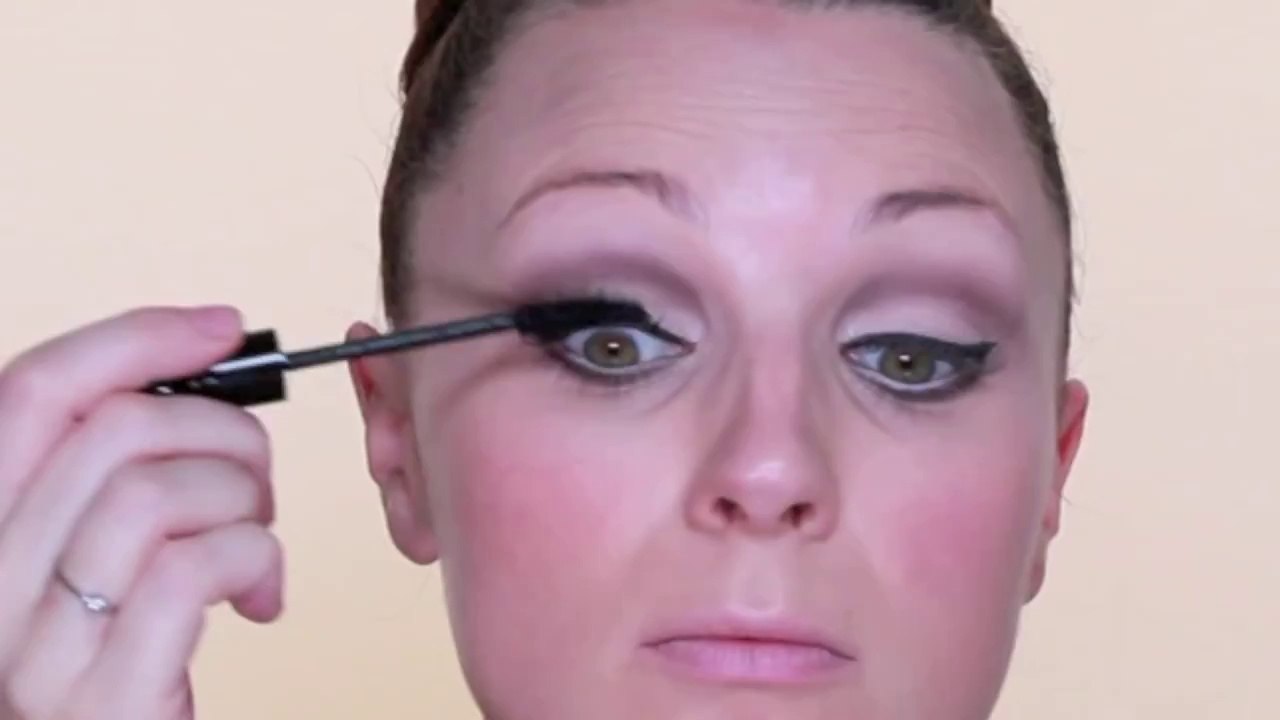 SIXTIES SUPERMODEL JEAN SHRIMPTON MAKEUP