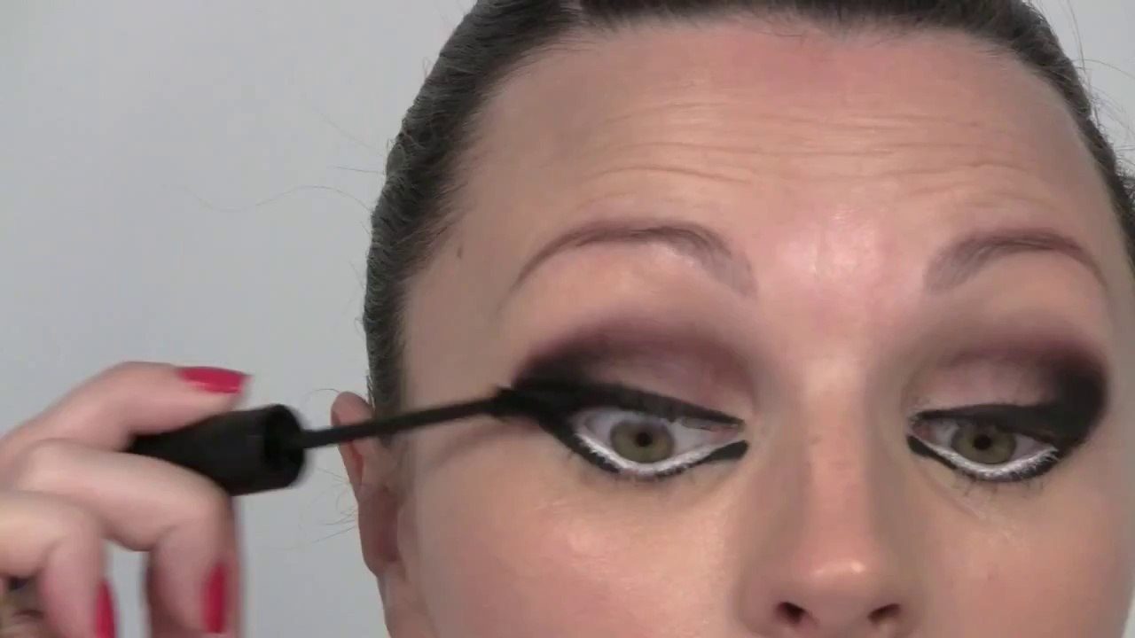 CREATIVE RUNWAY EYELINER MAKE-UP TUTORIAL