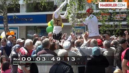 300 Kiloluk Dondurma İzdiham Yarattı