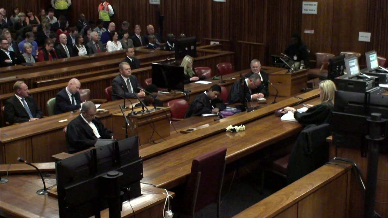 Pistorius examiné par des psychiatres