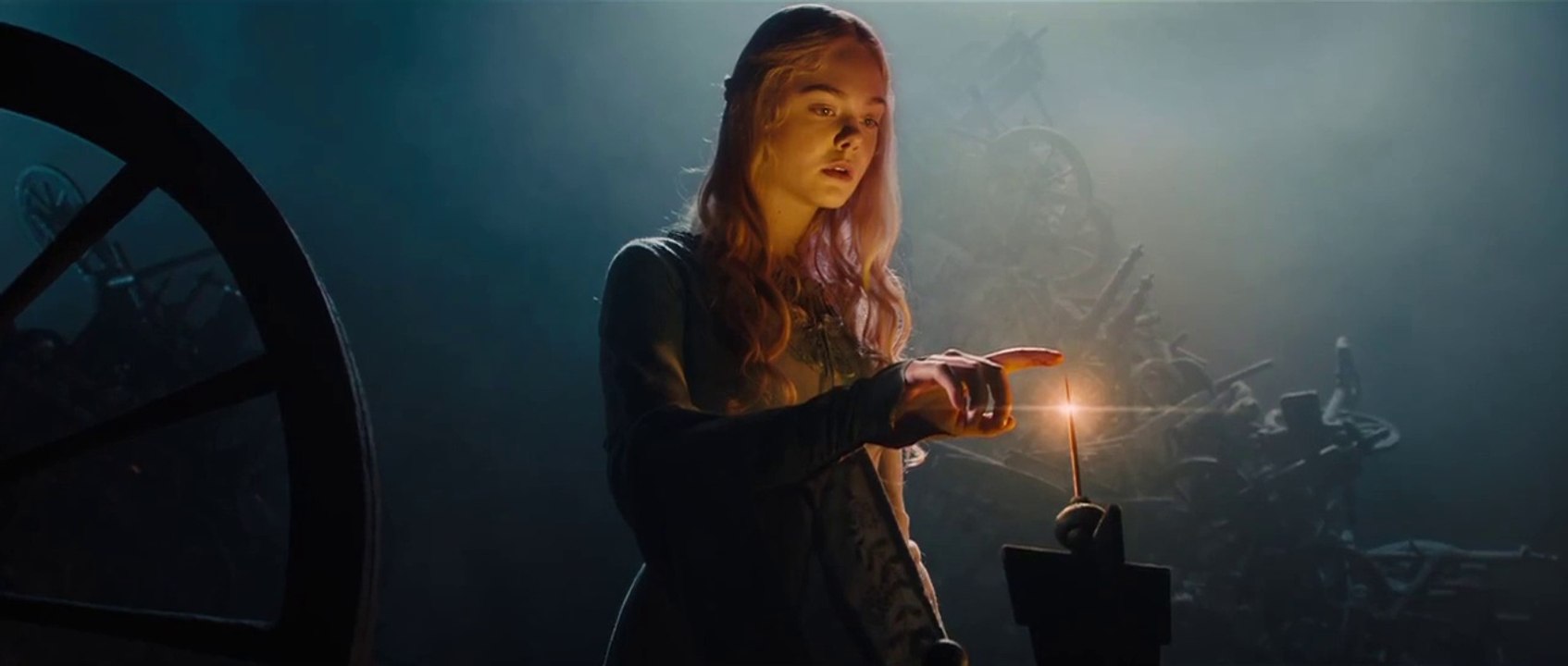 VIDÉO - "Maléfique" : un nouvel extrait dévoilé avec Angelina Jolie et Elle Fanning