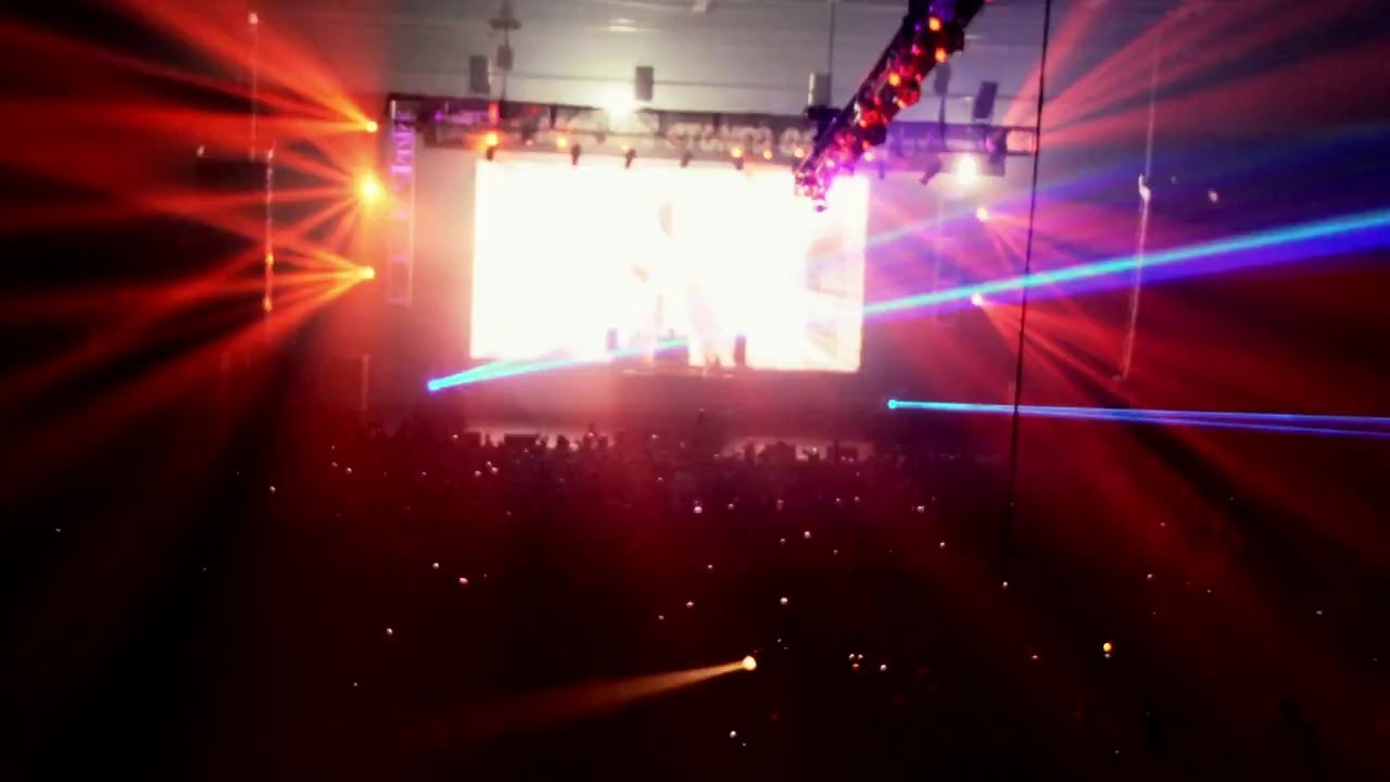 Cypress Hill & Rusko feat Travis Barker "Lez Go"