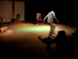 Sentado en un Arbol Caido 2012