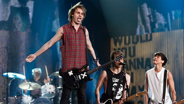 Performance 5 Seconds Of Summer 2014 Billboard Music Awards