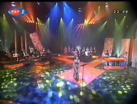 Rengin UYAR KÖKTEN-Bir Vefâsız Yâre Düştüm Hiç Beni Yâd Etmiyor