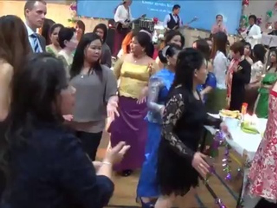 Khmer new year in Norway 03.05.2014(Kravan Siemreap song)