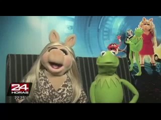 VIDEO: periodista consigue saludos de diversas celebridades para su prometida