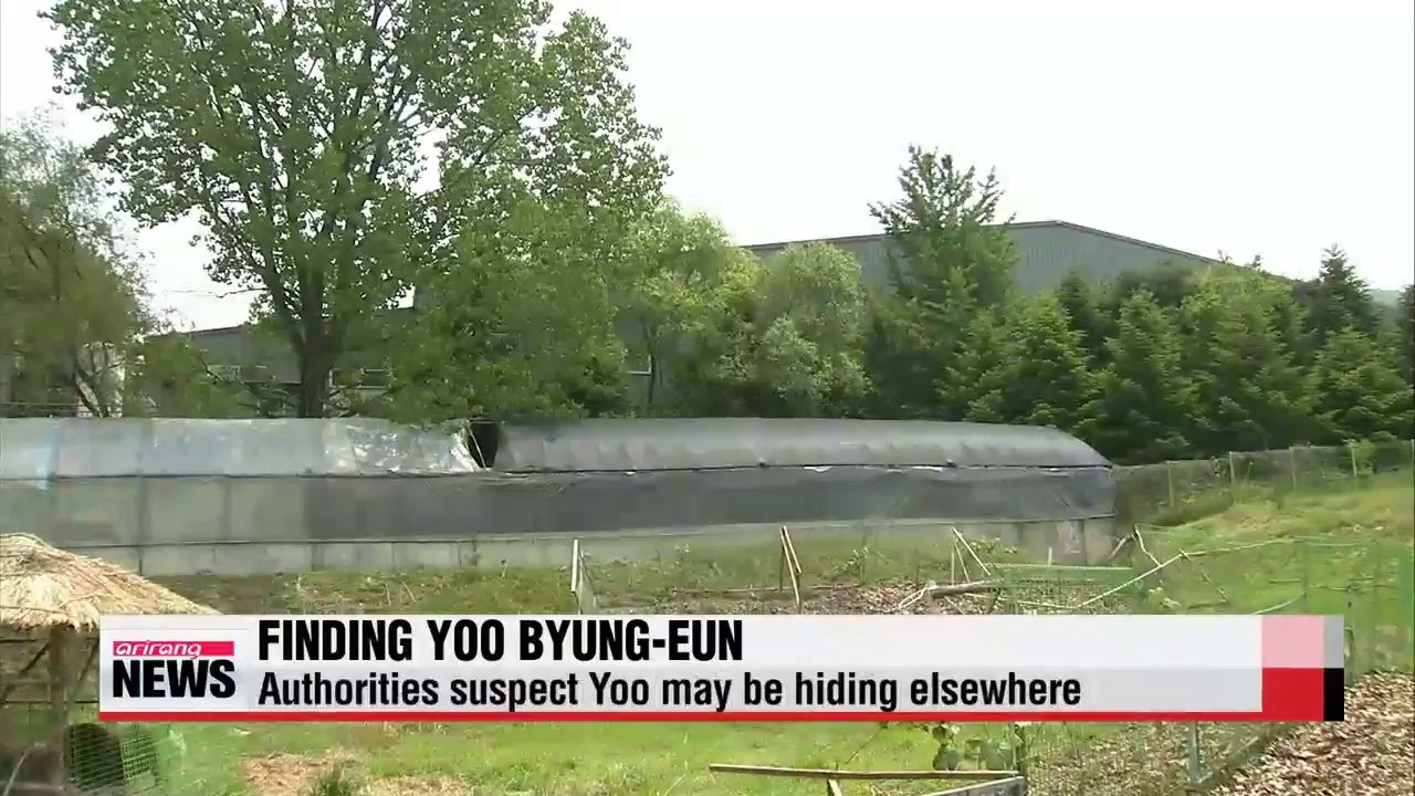 Prosecutors enter religious compound in search of sunken ferry owner