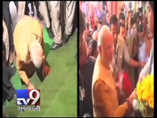 Narendra Modi Bows Down on Parliament's Stairs - Tv9 Gujarati