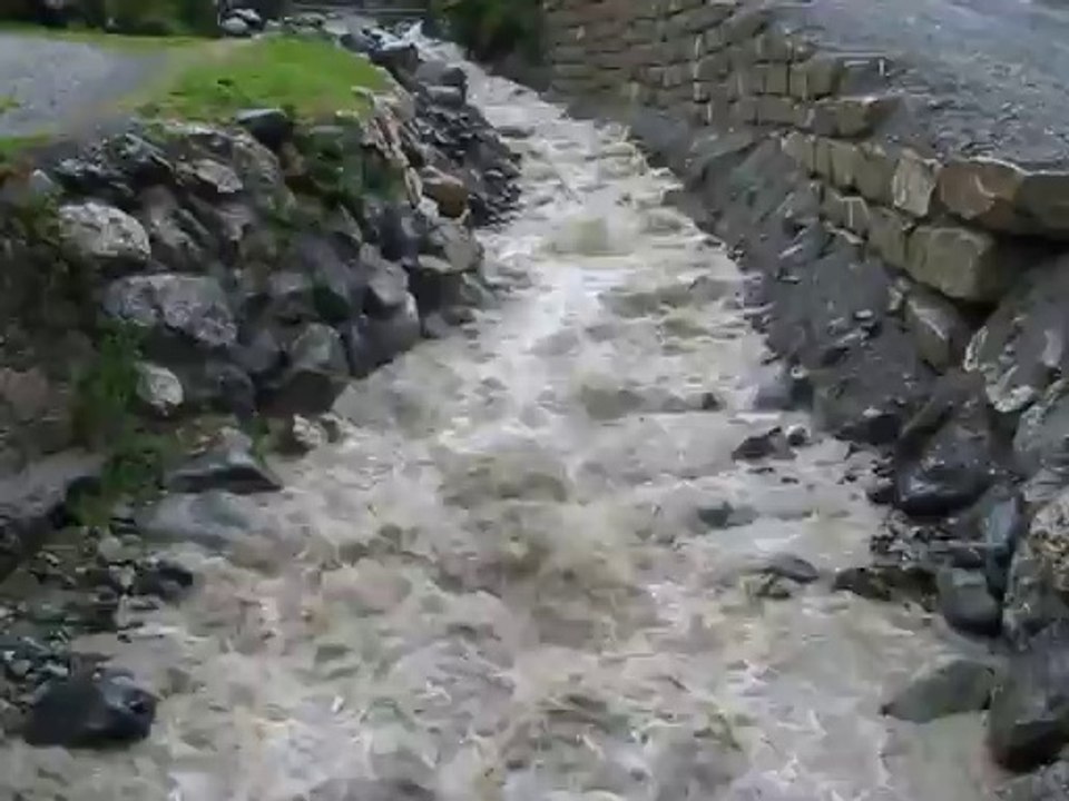 L Yse en colère , au pont de Villenave , Luz Saint sauveur