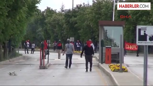 ODTÜ'den Adalet Bakanlığı'na Yürümek İsteyen Gruba Polis İzin Vermedi
