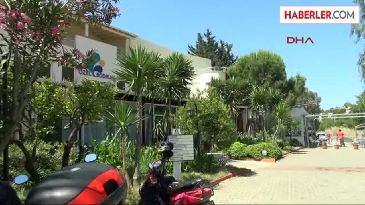 Müzeyyen Senar Hastaneye Yatırıldı