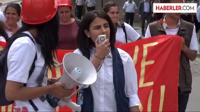 ODTÜ'den Adalet Bakanlığı'na Yürümek İsteyen Gruba Polis İzin Vermedi 2