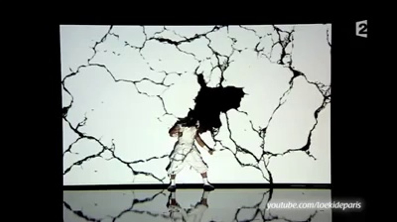 Amazing Shadow dance .