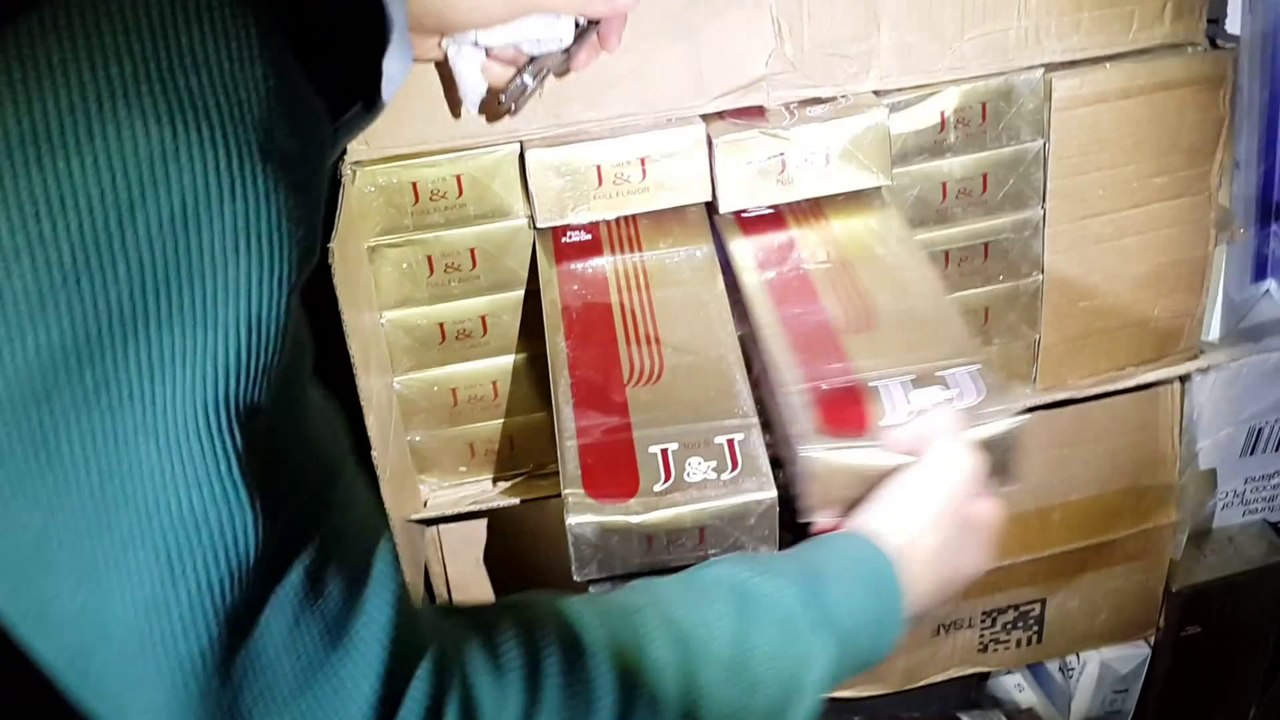 Viranşehir'de 18 Bin 678 Paket Gümrük Kaçak Sigara yakalandı ( Polis Kamerası )