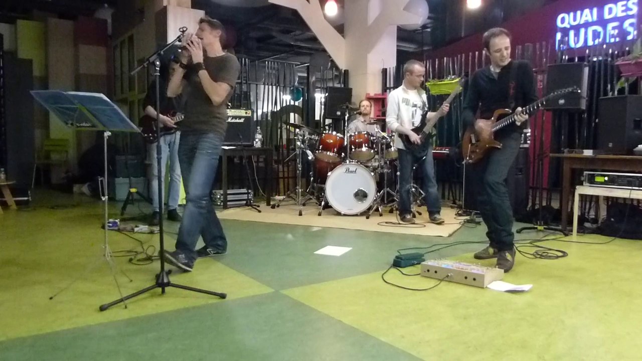 Flying Snails - New Born (Muse)