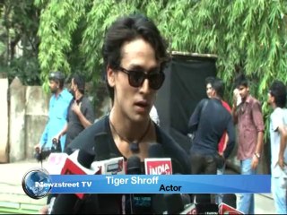 Check Out: Live stunts by Tiger Shroff