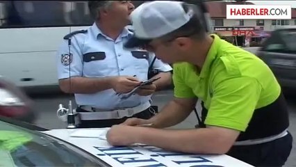 Kırmızı Işıkta Duran Otomobile Çarptı 5 Yaralı