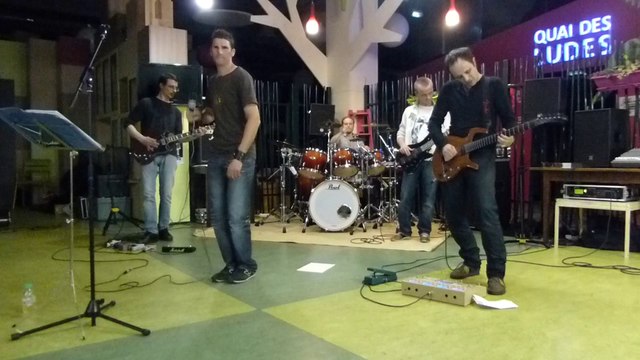 Flying Snails - A.M.