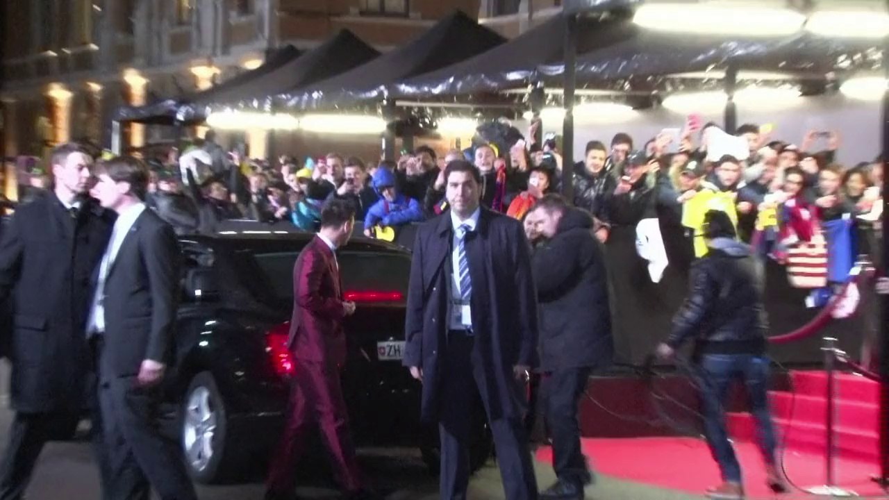 Bolas de Ouro chegam em fases diferentes ao Brasil