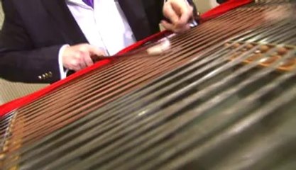 LIVIU PUSTIU - MAMA PLANGE LA ICOANE