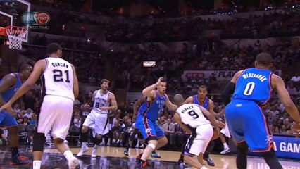 Tony Parker jeu à 3