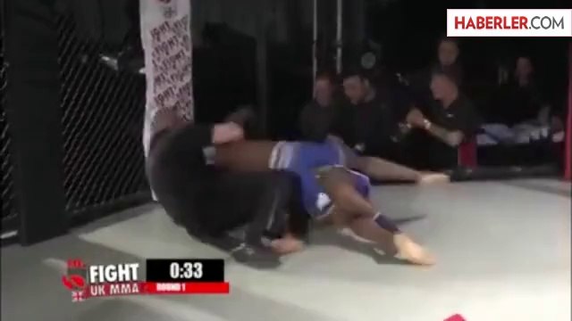 Kafes Dövüşünde Hakemden Müthiş Teknik