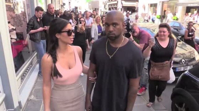 Kanye West protège Kim Kardashian des questions avant leur mariage