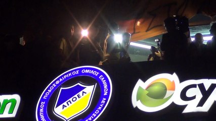 Ο Μάριος Ηλία με το κύπελλο