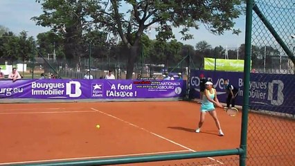 Melle PENG aux ITS 2014 . Admirer le jeu de jambes .