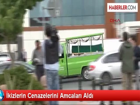 Üvey Baba Kurbanı İkizlerin Cenazesi Adli Tıp'tan Alındı