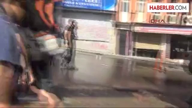 Okmeydanı'nda Yürümek İsteyen Gruba Polis Müdahalesi